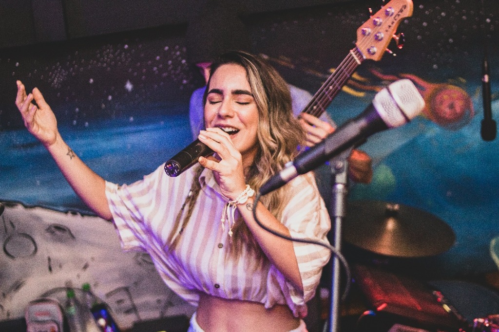 Buscamos chicas  para formar un grupo musical para un largometraje en el Pais Vasco