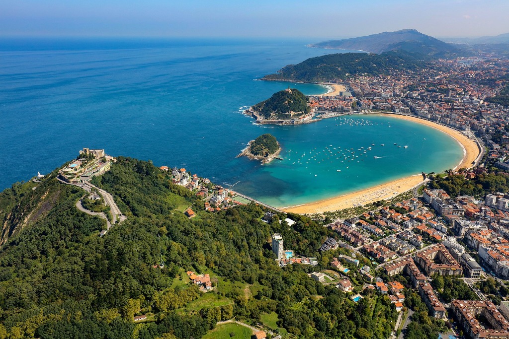 Mujer para grabación de una campaña de turismo en San Sebastián