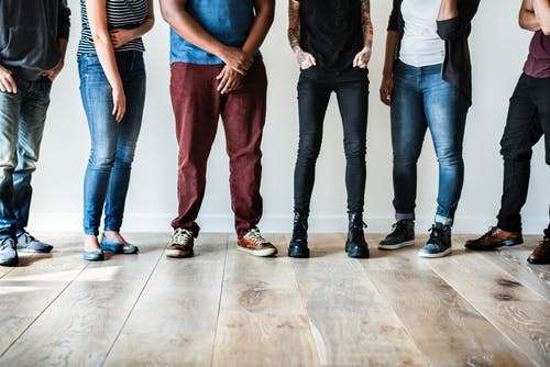 Figurantes para spot de marca de moda